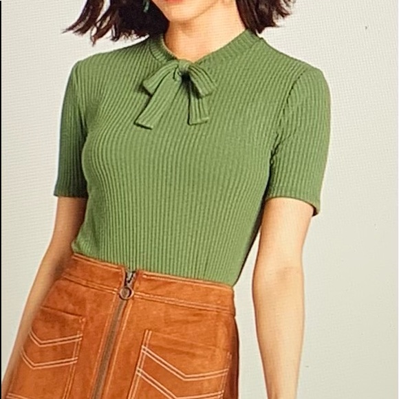 ModCloth Palpable Perks Short Sleeve Top - Picture 2 of 4